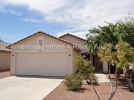 Single Family Home For Rent in Surprise, AZ
