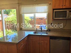 Single Family Home For Rent in Concord, CA (Photo 8 of 10)