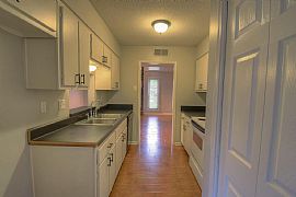3 Bed, 2.0 Bath, $950 in Bartlett, TN (Photo 4 of 11)
