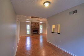 3 Bed, 2.0 Bath, $950 in Bartlett, TN (Photo 5 of 11)