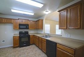  656 Meadow Arbor Ln, Universal City, Tx 78148 3 Beds 2 Baths 1 in Universal City, TX (Photo 5 of 5)