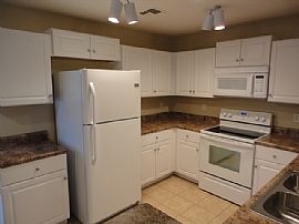 Single Family Home For Rent in Youngtown, AZ (Photo 5 of 10)