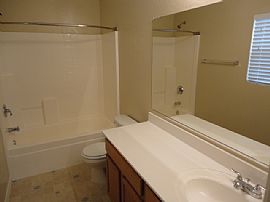 Single Family Home For Rent in Youngtown, AZ (Photo 8 of 10)