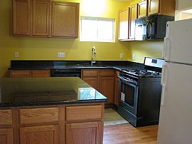 Cozy 4 Bedroom Home in West Hyattsville, MD (Photo 4 of 9)