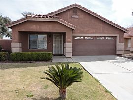 Single Family Home For Rent in Gilbert, AZ