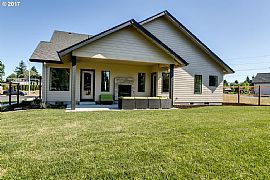 4 Bedroom in Dean Avenue in Eugene, OR (Photo 12 of 12)