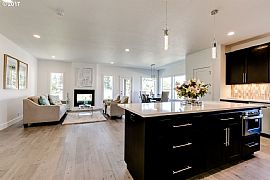 4 Bedroom in Dean Avenue in Eugene, OR (Photo 5 of 12)