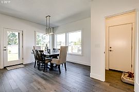 4 Bedroom in Dean Avenue in Eugene, OR (Photo 9 of 12)