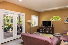 Masterly Designed 4 Bedroom Home in Eugene, OR (Photo 4 of 12)