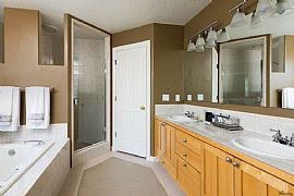 Masterly Designed 4 Bedroom Home in Eugene, OR (Photo 8 of 12)