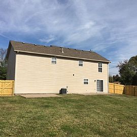 3 Bedroom Home in a Serene Enviroment in Louisville, KY (Photo 10 of 10)