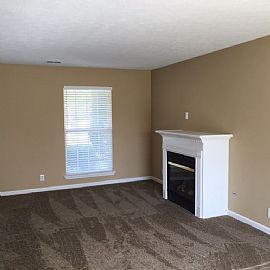 3 Bedroom Home in a Serene Enviroment in Louisville, KY (Photo 2 of 10)