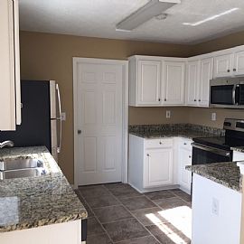 3 Bedroom Home in a Serene Enviroment in Louisville, KY (Photo 3 of 10)