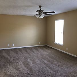 3 Bedroom Home in a Serene Enviroment in Louisville, KY (Photo 4 of 10)