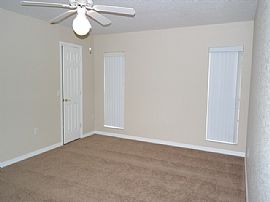 Single Family Home For Rent in Mulberry, FL (Photo 6 of 12)