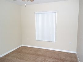 Single Family Home For Rent in Mulberry, FL (Photo 8 of 12)