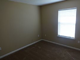 Single Family Home For Rent in Jacksonville, FL (Photo 10 of 11)