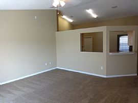 Single Family Home For Rent in Jacksonville, FL (Photo 3 of 11)