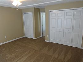 Single Family Home For Rent in Jacksonville, FL (Photo 5 of 11)