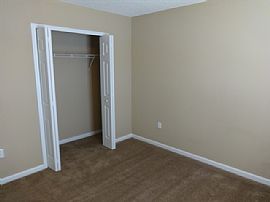 Single Family Home For Rent in Jacksonville, FL (Photo 8 of 11)