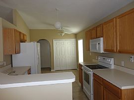 Single Family Home For Rent in Leesburg, FL (Photo 9 of 12)