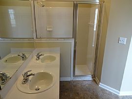 Single Family Home For Rent in Orange Park, FL (Photo 7 of 12)