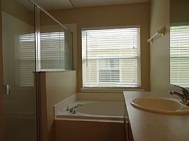 Single Family Home For Rent in Jacksonville, FL (Photo 10 of 12)