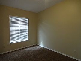 Single Family Home For Rent in Jacksonville, FL (Photo 3 of 12)