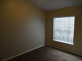 Single Family Home For Rent in Jacksonville, FL (Photo 4 of 12)