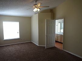 Single Family Home For Rent in Jacksonville, FL (Photo 7 of 12)
