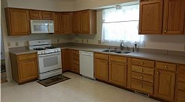 4 Bedroom Home with Easy Access to 1-95 in Wilmington, DE (Photo 3 of 12)