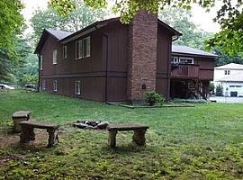 3 Beds 2.5 Baths in Airmont, Ny in Airmont, NY (Photo 3 of 7)