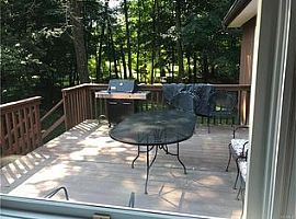 3 Beds 2.5 Baths in Airmont, Ny in Airmont, NY (Photo 6 of 7)