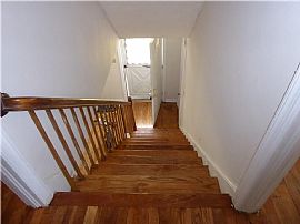 3 Bedroom Home in a Serene and Woody Enviroment in Bloomfield, CT (Photo 2 of 9)