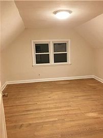 3 Bedroom Home in a Serene and Woody Enviroment in Bloomfield, CT (Photo 5 of 9)