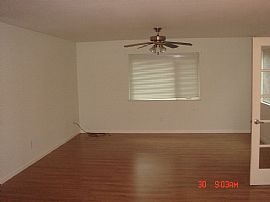 Cozy 3 Bedroom Home in North Pole, AK (Photo 5 of 11)