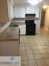 Single Family Home For Rent in Aurora, IL (Photo 5 of 8)