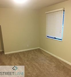 Single Family Home For Rent in Aurora, IL (Photo 7 of 8)