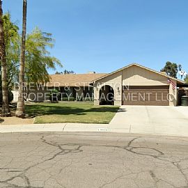 Single Family Home For Rent  in Scottsdale, AZ