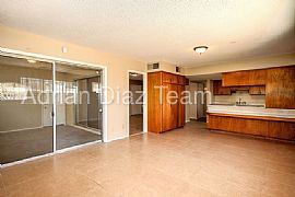 Single Family Home For Rent  in Phoenix, AZ (Photo 6 of 9)