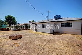 Single Family Home For Rent  in Phoenix, AZ (Photo 8 of 9)