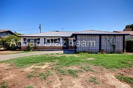 Single Family Home For Rent  in Phoenix, AZ (Photo 9 of 9)