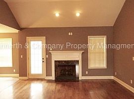 Single Family Home in Clarksville, TN (Photo 2 of 6)