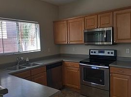 3 Beds 2.5 Baths in Chandler, AZ (Photo 3 of 12)