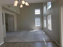 3 Beds 2.5 Baths in Chandler, AZ (Photo 4 of 12)