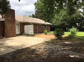 213 El Ogden Dr, Wilmington, Nc 28411 3 Beds 2 Baths 1,520 Sqft in Wilmington, NC (Photo 2 of 4)