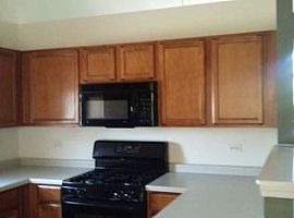 Single Family Home in Plainfield, IL (Photo 3 of 4)