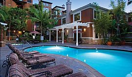 Luxury, Smoke Free Apartments in Park La Brea Offer Resort Styl in Los Angeles, CA (Photo 9 of 12)