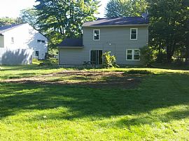 3 Beds 1 Bath in South Burlington, VT (Photo 7 of 9)