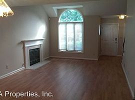 10405 Going Ct, Louisville, Ky 40241 3 Beds 2 Baths 1,400 Sqft in Louisville, KY (Photo 4 of 8)